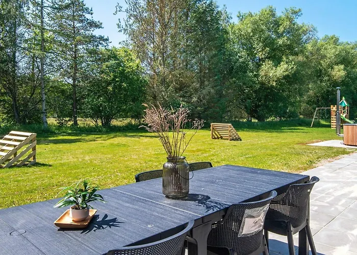 16 Person In Tatil Evi Glesborg
